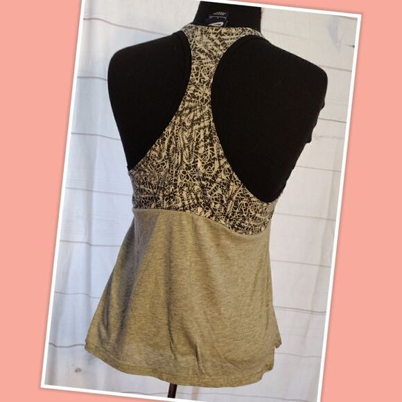 Nike S/P raserback tank. Black and grey geometric pattern top and solid grey - Picture 3 of 4